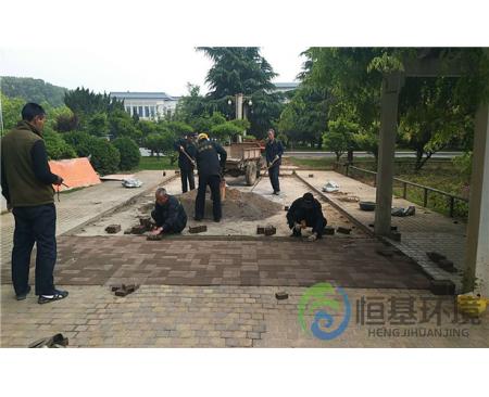洛陽(yáng)迎賓館項(xiàng)目梅園鋪透水磚